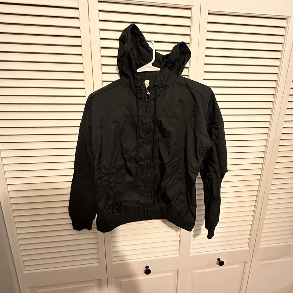 Lululemon rain cropped jacket